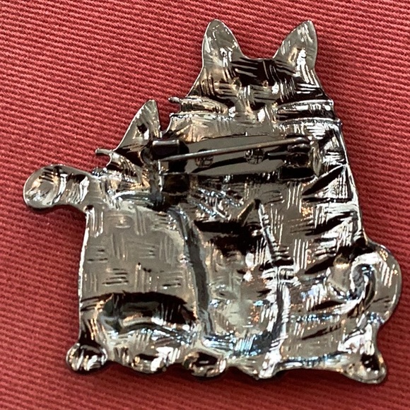 Fun enamel kitty cat brooch - Picture 5 of 5